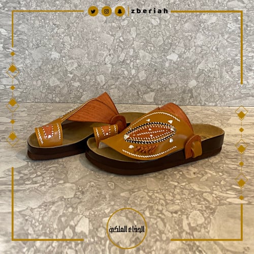 حذاء طبي جملي مع أصفر تطريز يدوي زري فضي