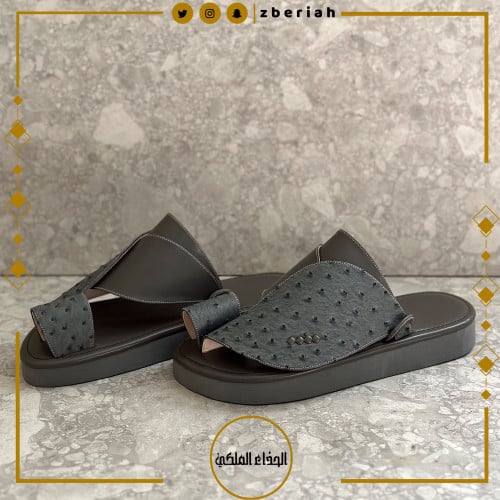 حذاء رصاصي مع جلد نعام رصاصي