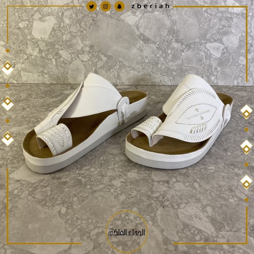 حذاء طبي أبيض تطريز يدوي زري فضي