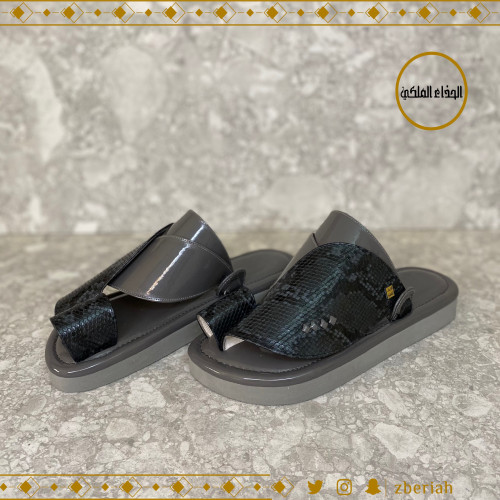 حذاء رصاصي لامع مع جلد كوبرا رصاصي