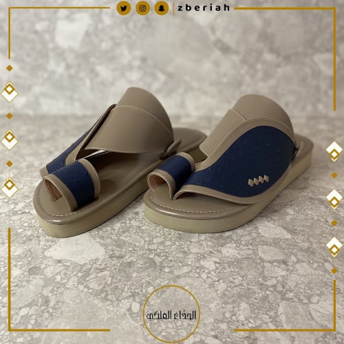 حذاء بيج مع جلد نعام كحلي