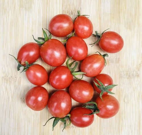 بذور طماطم توت العليق البولندية Malinowy Kapturek