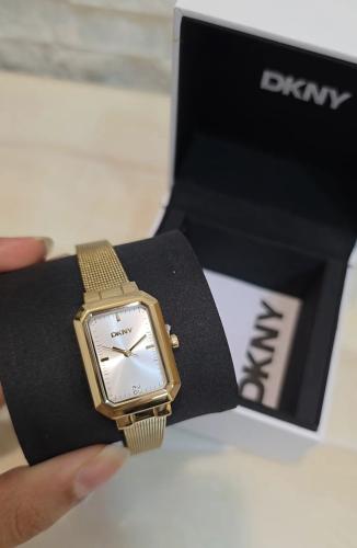 ساعة DKNY