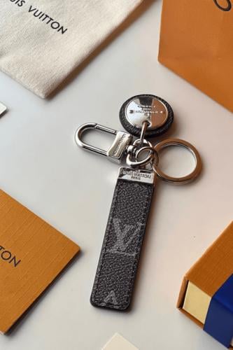 ميدالية لويس فتون اسود