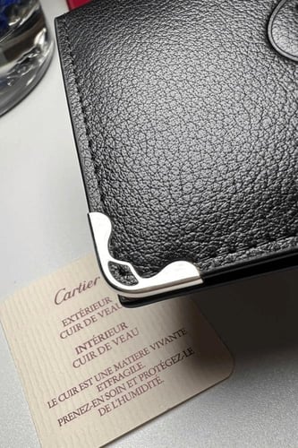 بوك كارتير اسود