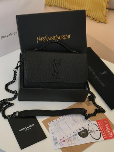 شنطة إيف سان لوران