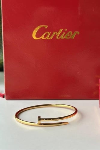 اسوارة حديد نسائية