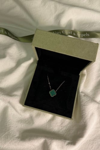 سلسال فان كليف الاخضر