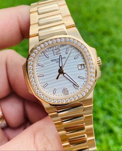 ساعة باتك فليب نسائية