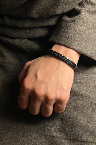 نومنيشن اسود