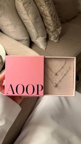 سلسال نسائي من ماركه اوب