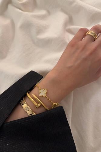 طقم اساور نسائي ابيض