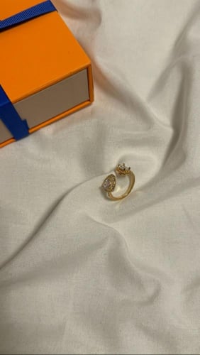 خاتم نسائي من ماركة اوب ذهبي