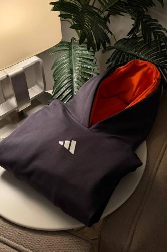 بلوفر هودي دبل كاب اديداس كبلز رمادي