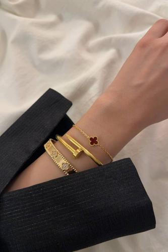 طقم اساور نسائي