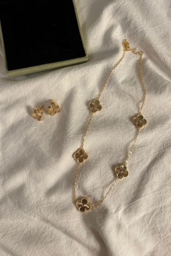 طقم سلسال مع حلق فان كليف