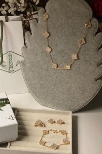 طقم فان كليف الابيض