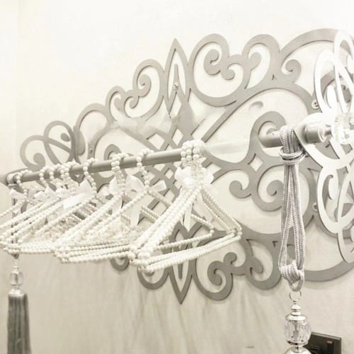 علاقات ملابس جدارية فخمة (١) بدون ملحقات