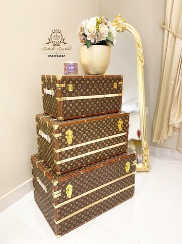 صندوق سجادات صلاة فاخر 3 قطع بطبعة لويس فيتون