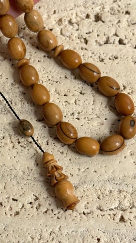 سبحة عاج الماموث المنقرض