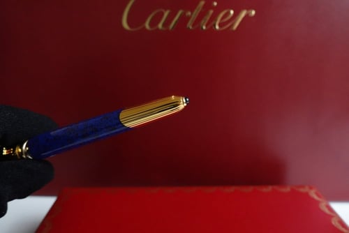 قلم كارتييه مخزن من عام 1990 بانثير لاك بلو بول بو...