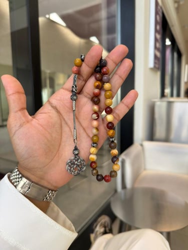 سبحة مصنوعه من حجر اليشب الموكايتي الطبيعي مع طربز...