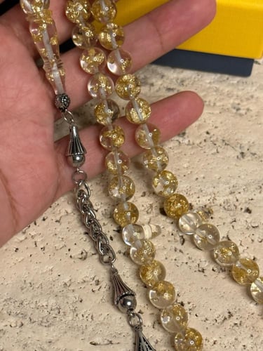 سبحة مصنوعة من ورق الذهب الأصلي