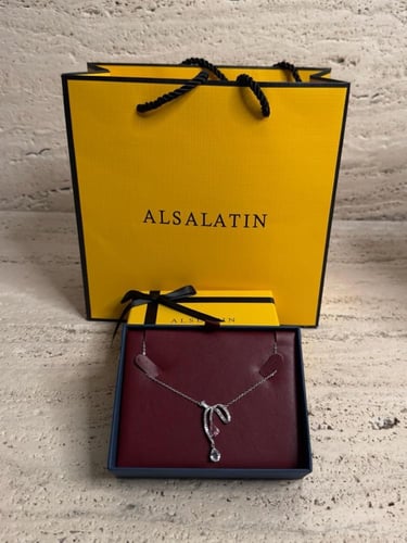 عقد حجر جمشت الطبيعي