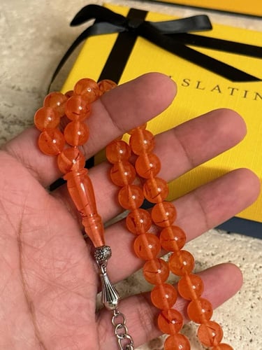 سبحة مصنوعة من الزعفران الطبيعي