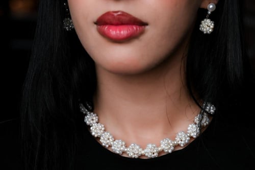 طقم لؤلؤ طبيعي مصنوع يدوياً من اصعب انواع التصاميم...