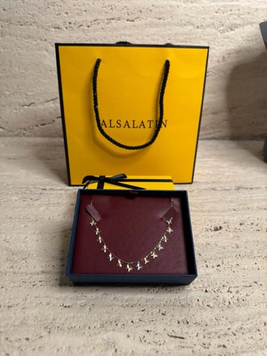 عقد ذهب صافي عيار 18