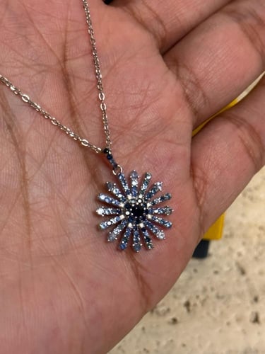 عقد فضه عيار 925 مرصع بأحجار التوباز الطبيعي