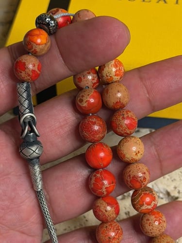 سبحة مصنوع من حجر اليشب الكريم مع طربزونة فضة عيار...