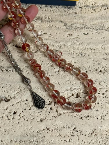 سبحة مصنوعة من الزعفران الطبيعي شفاف