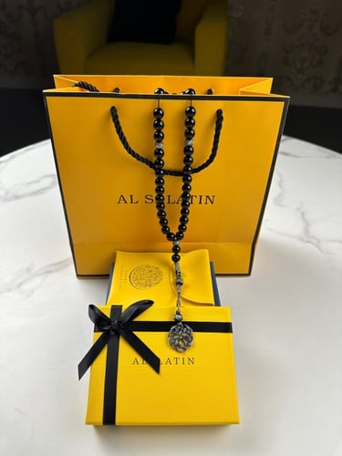 سبحه من حجر العقيق الاسود الطبيعي مع طربزونه فضه و...