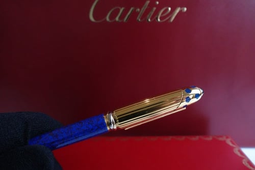 قلم كارتييه مخزن من عام 1990 بانثير لاك بلو بول بو...