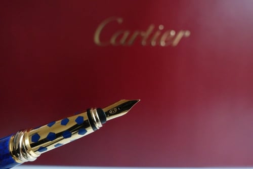 قلم كارتييه مخزن من عام 1990 بانثير لاك بلو بول بو...