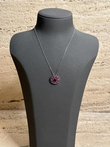 عقد فضه عيار 925 مرصع بالتوباز الأبيض والوردي