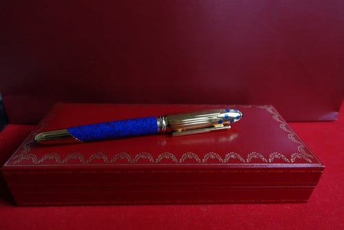 قلم كارتييه مخزن من عام 1990 بانثير لاك بلو بول بو...