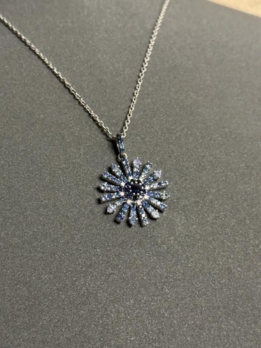 عقد فضه عيار 925 مرصع بأحجار التوباز الطبيعي