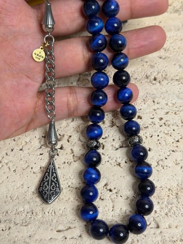 سبحة مصنوعه من حجر عين النمر الأزرق الكريم الطبيعي...