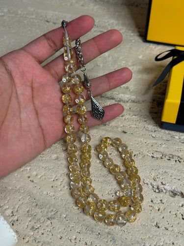 سبحة مصنوعة من ورق الذهب الأصلي