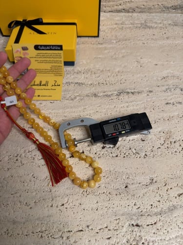 سبحه كهرمان حر شوائب خفيفه طبيعية مع شكة تفاصل يدو...