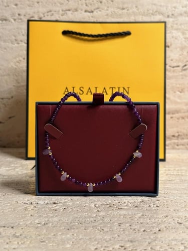 عقد حجر جمشت الطبيعي