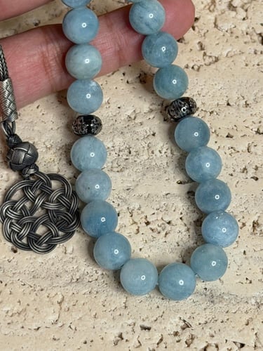 سبحة مصنوعة من حجر الأكوامارين الكريم مع طربزونة ع...