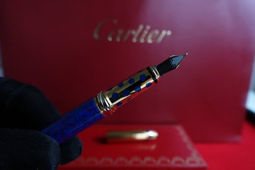 قلم كارتييه مخزن من عام 1990 بانثير لاك بلو بول بو...