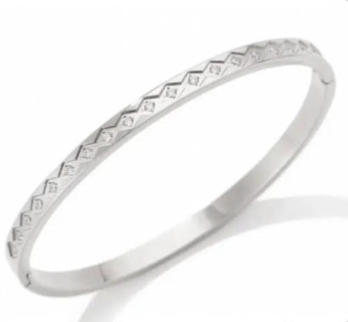 مجموعة الاساور الفضية