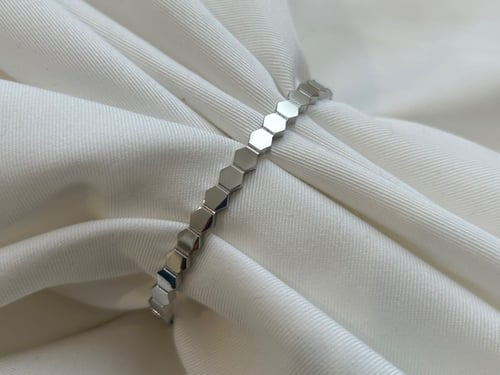 اساور خلية النحل