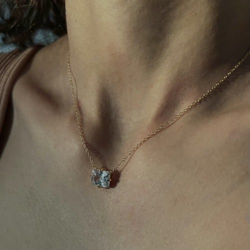 قلادة الورا