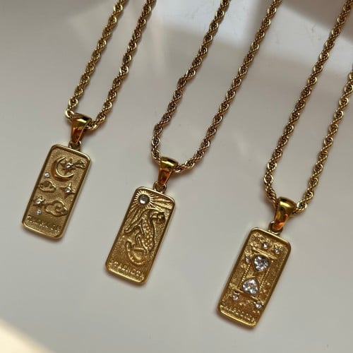 مجموعة قلادات